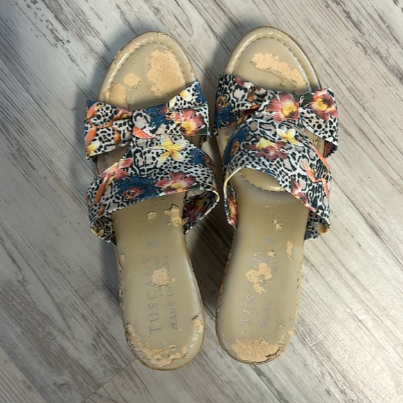 Tuscany by Easy Street flowered wedge sandals. Sz 8 M - Picture 9 of 9